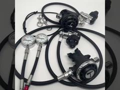 ชุดเรกูเลเตอร์ดำน้ำแบบ Sidemount พร้อมเกจวัดแรงดันโลหะ